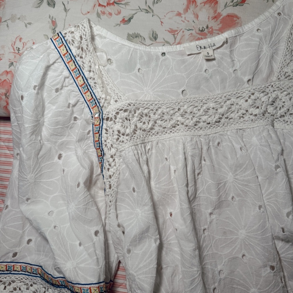White Embroidered Puff Sleeve Top
